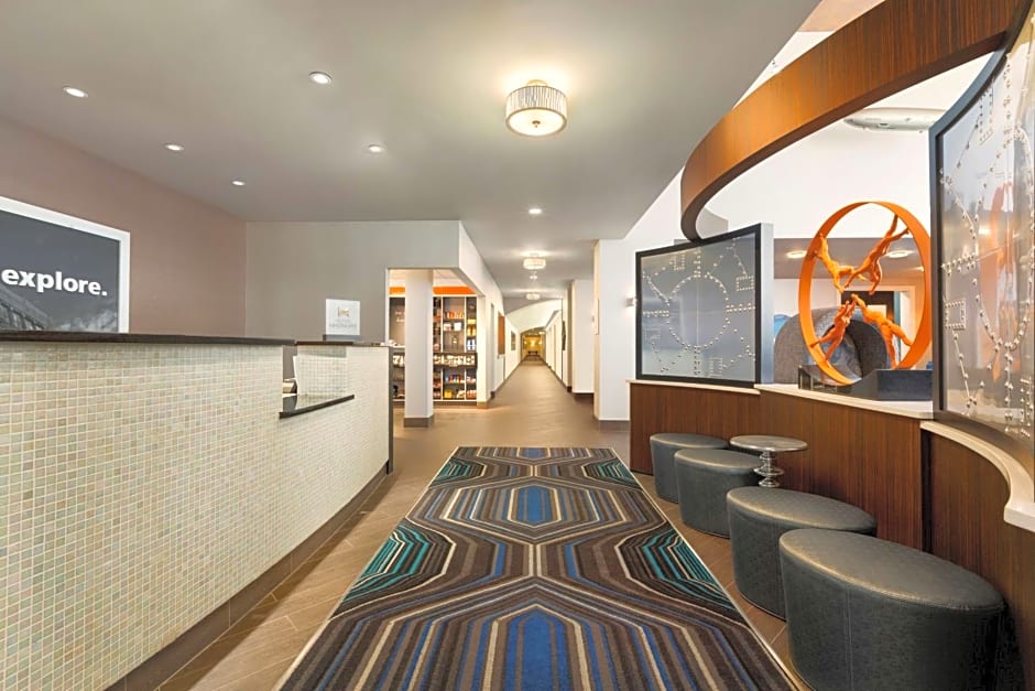 Hampton Inn By Hilton & Suites Herndon-Reston