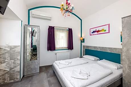 Small Studio with Garden View