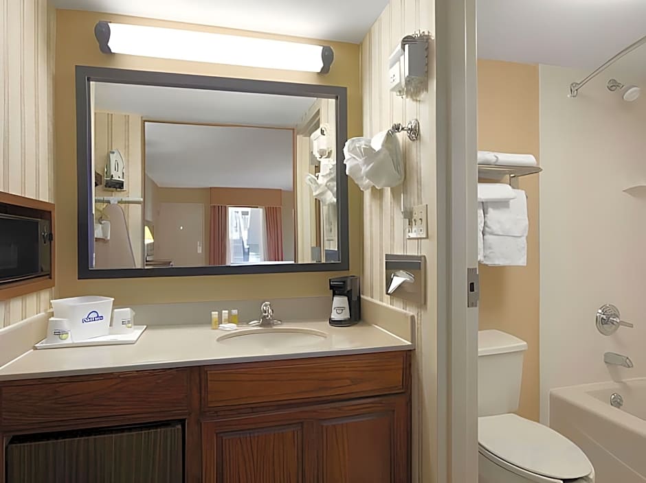 Days Inn by Wyndham Longview South