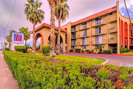 Motel 6 Phoenix, AZ - Sky Harbor