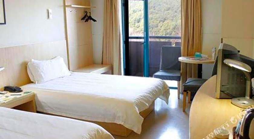 Jinjiang Inn Wuhu High-Speed Railway Station West Square