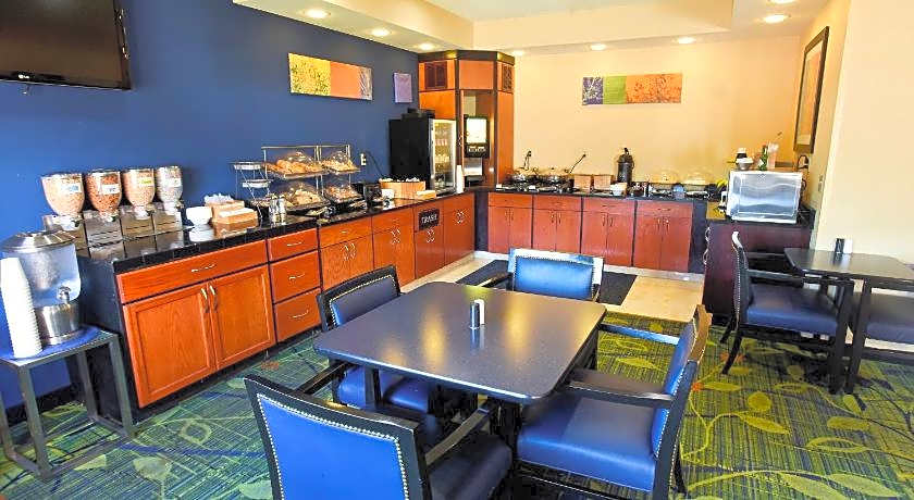 AmericInn by Wyndham Topeka