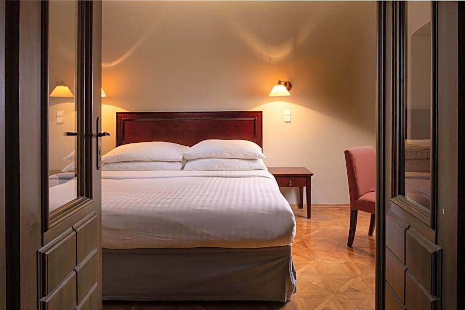 Charles Bridge Heritage Suites by SALVATOR HOTELS
