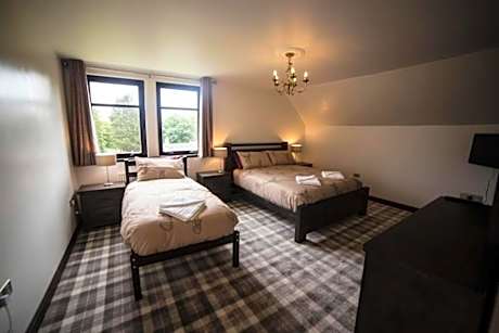 Luxury Triple Room with Jacuzzi Bath