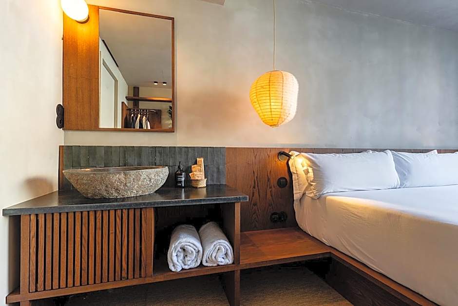 chic&basic Tokyo Hoose