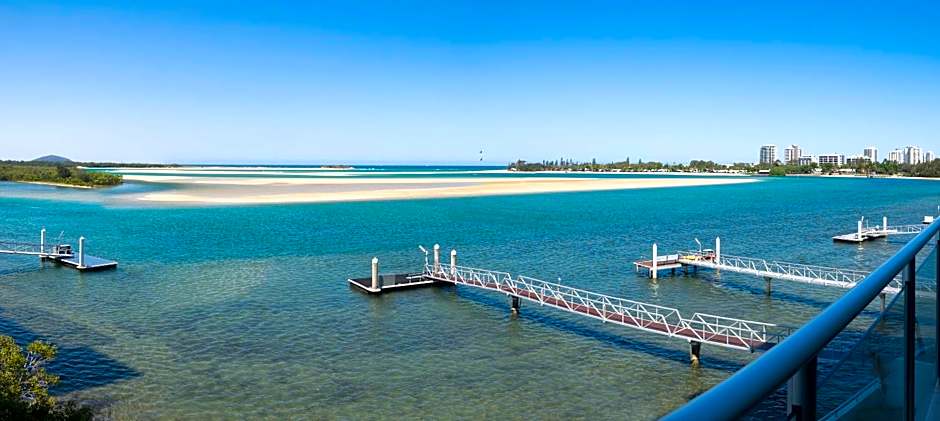 Waves Maroochy River