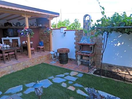 Бутикова вила за 28 човека с басейн