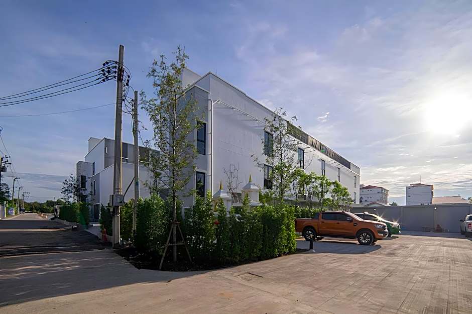 Gate43 Airport Hotel