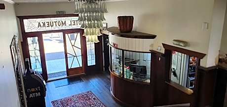 Hotel Motueka Backpackers, Loud Live Music Friday Saturday Nights