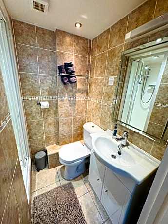 Double Room (1 Adult)