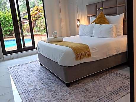 Deluxe Queen Room