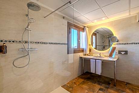 Standard Double or Twin Room with Balcony