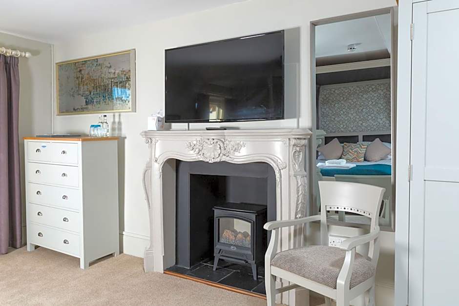 The Dog & Bear Hotel