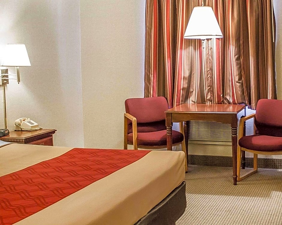 Econo Lodge Traverse City