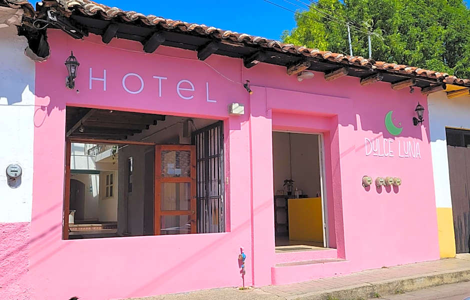 Hotel Dulce Luna