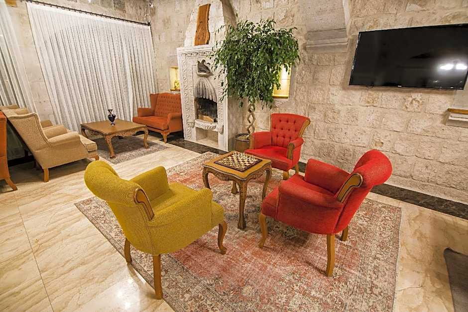 Hera Cave Suites
