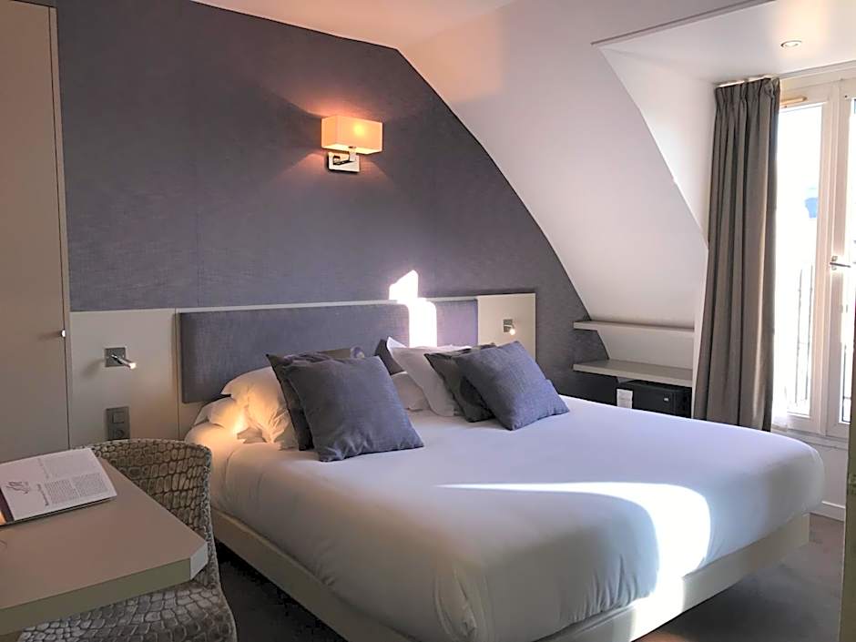 Hotel Jacques De Molay