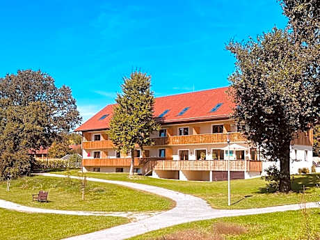 Chalet An der Brunnader-Ihr perfekter Rückzugsort in der Bayerischen Toskana-Überwiegend mit Klima-3Geh-Min zur Therme