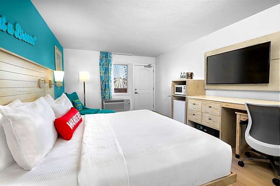 Photo 1 of 4 of Island 1 King Bed Guestroom