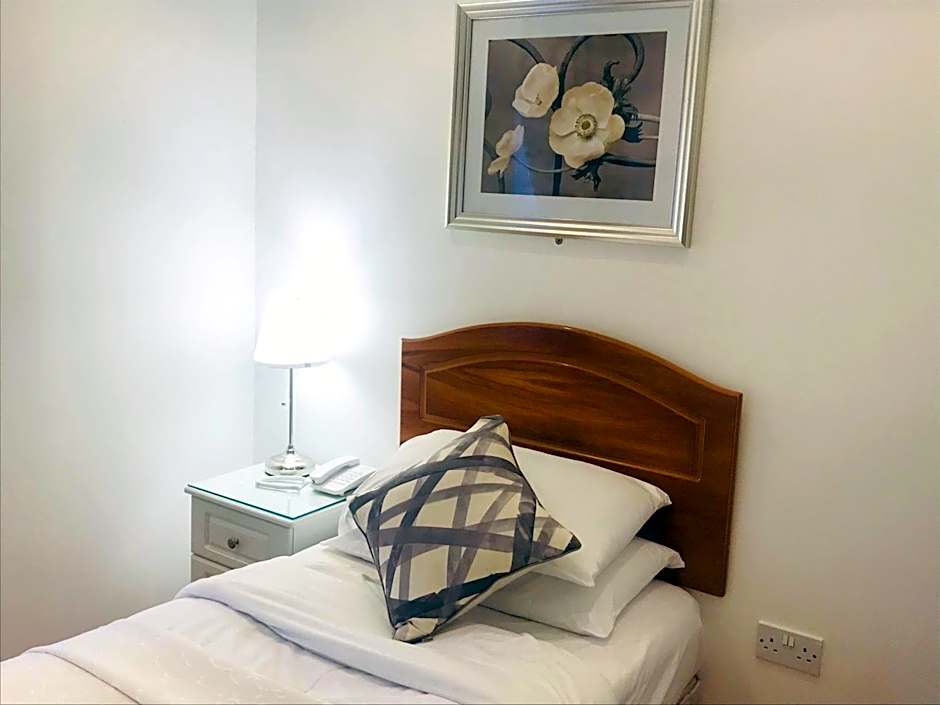 Dergvale Hotel