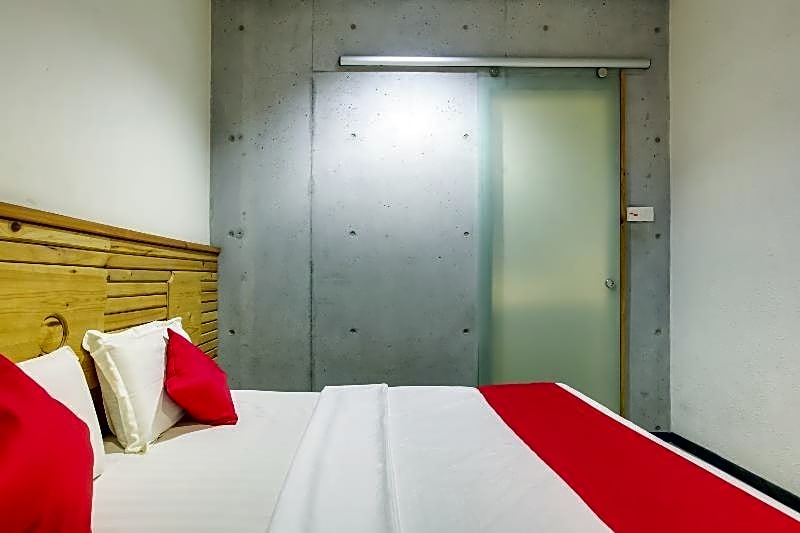 OYO 89454 Hotel Pavilion Inn