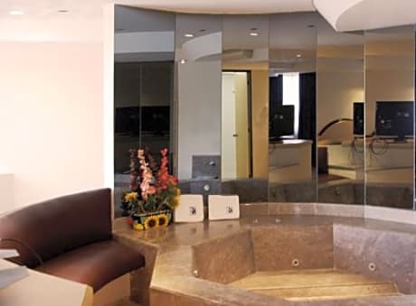 Suite with Spa Bath