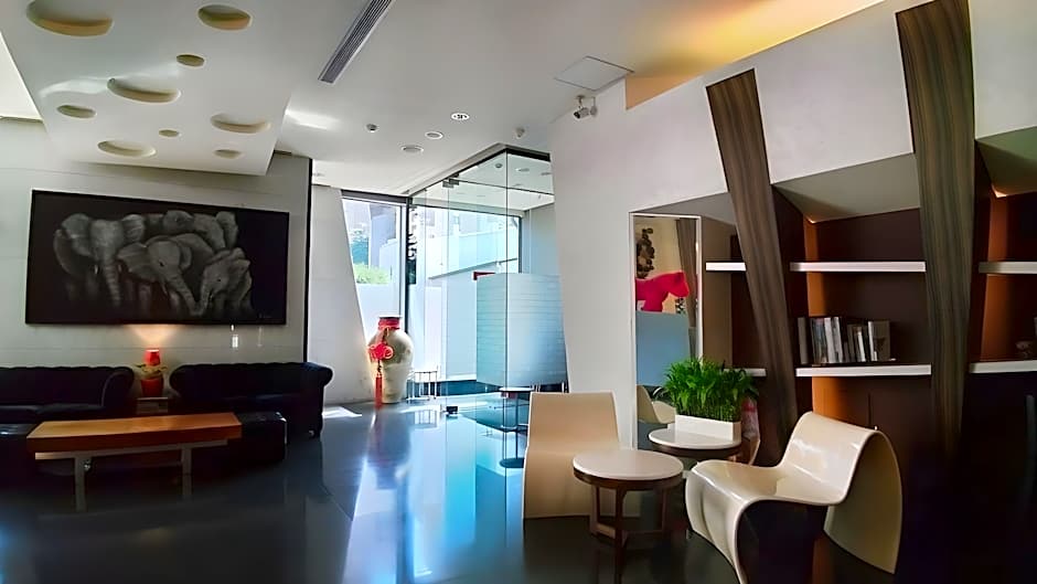 The Galerie Hotel