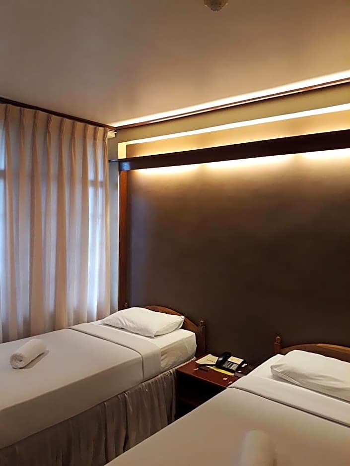 Dumaguete Royal Suite Inn