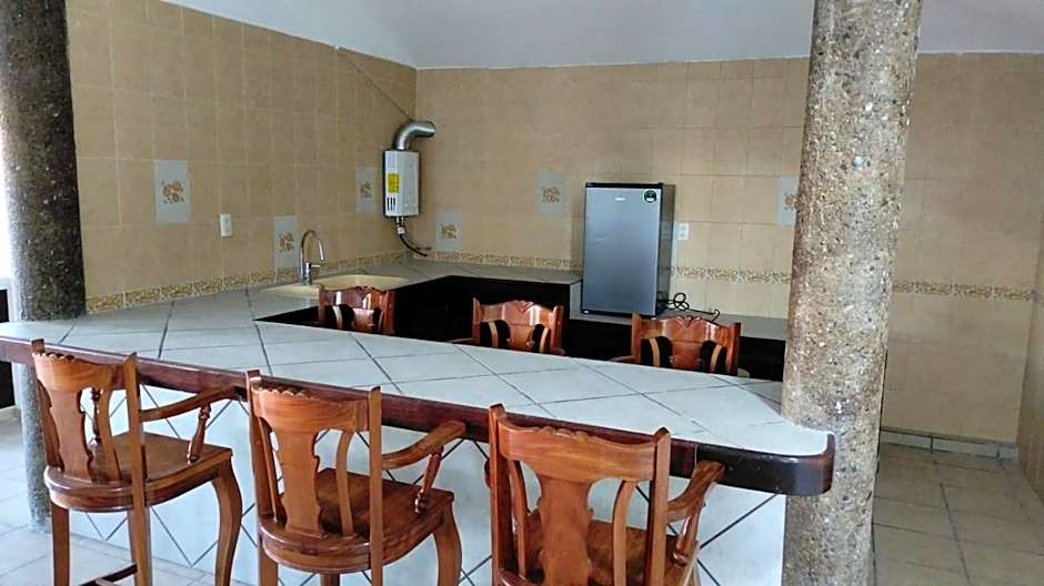 Don Luis Hostal - Sucursal Galeana - Tecolutla