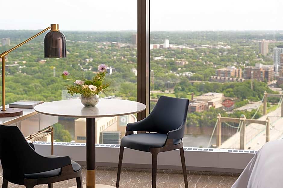 Four Seasons Hotel Minneapolis