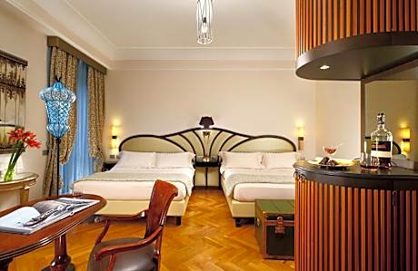 Family Room (5 Adults)