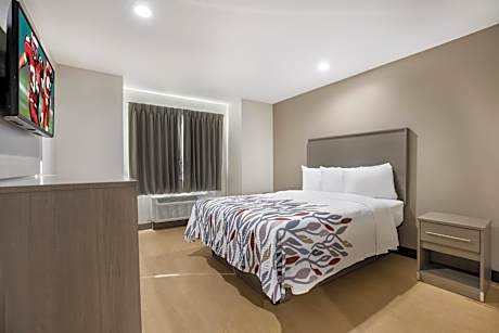 ADA Accessible Deluxe Queen Non-Smoking