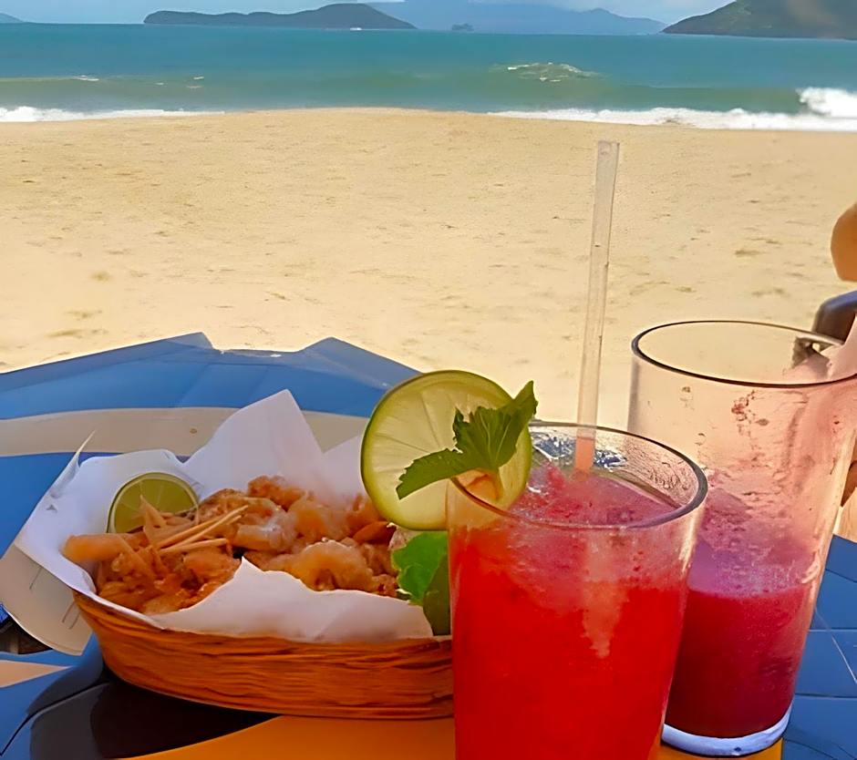 Flat perto de 3 praias com vaga e cozinha completa