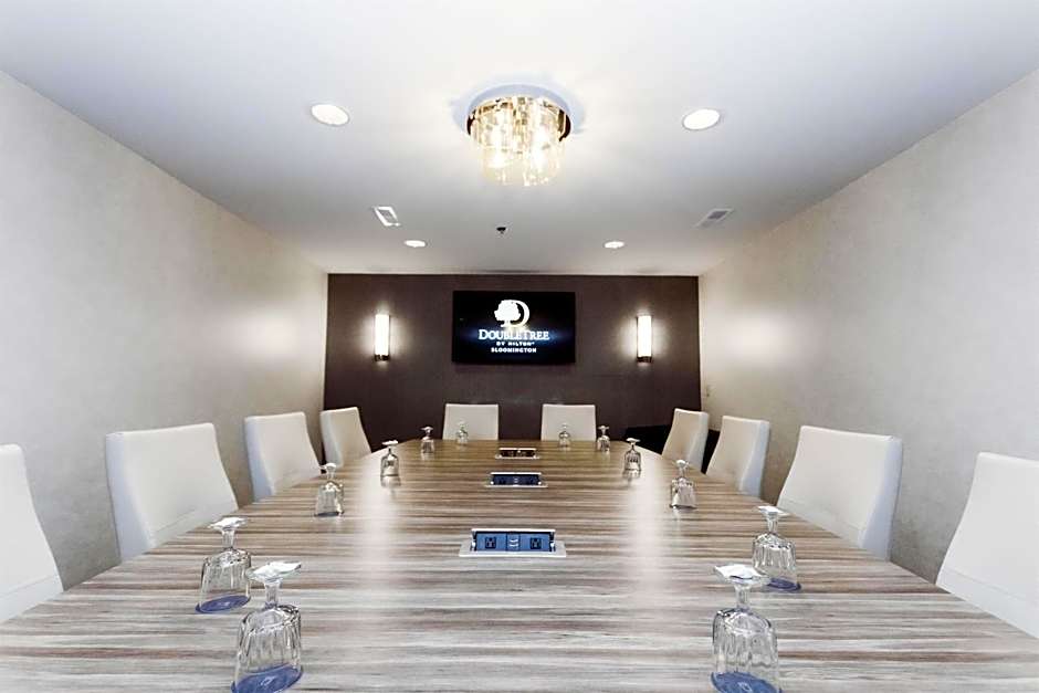 DoubleTree By Hilton Hotel Bloomington