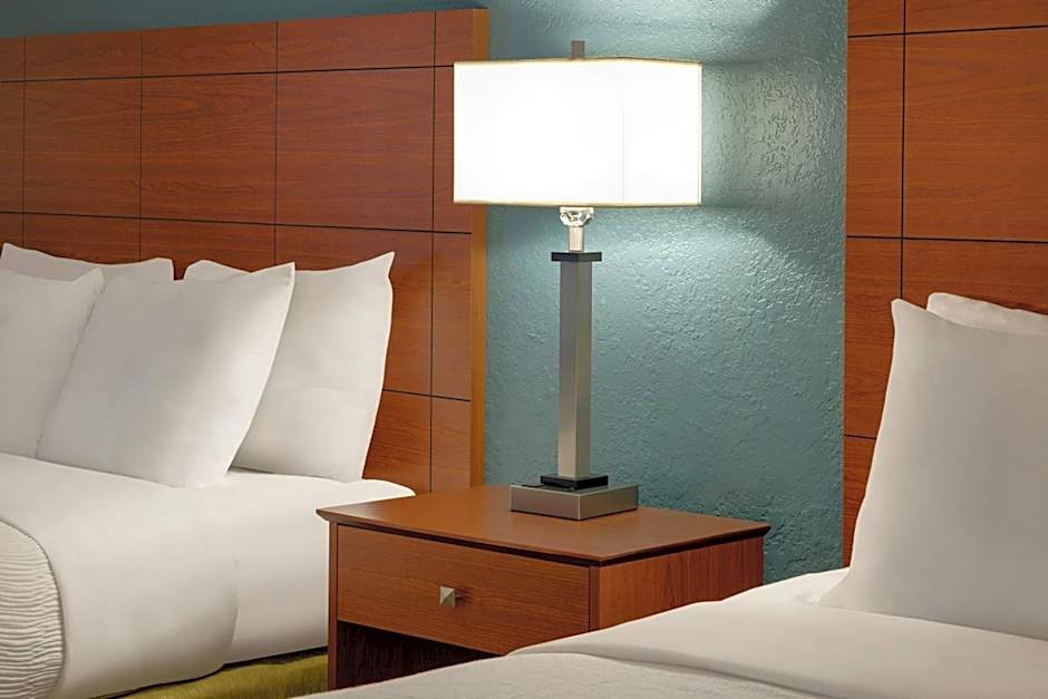 AmericInn by Wyndham Grand Rapids Airport North