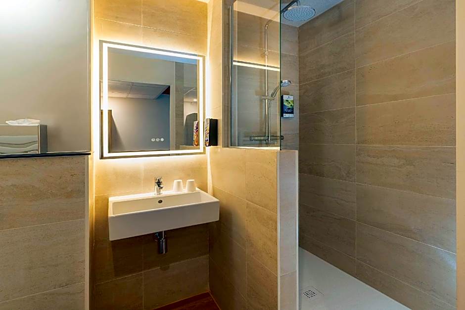 Sure Hotel by Best Western Caen Memorial