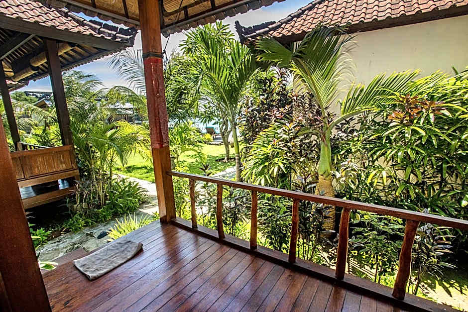 D'Muncuk Huts Lembongan