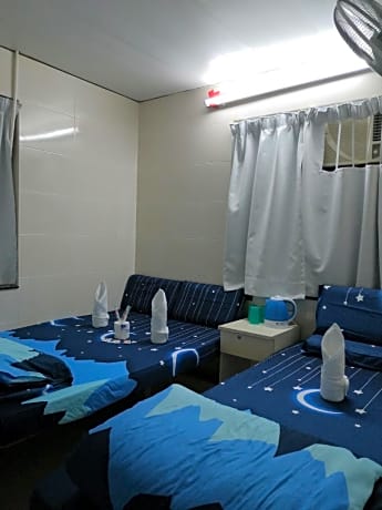 Triple Room (1 double bed and 1 single bed)