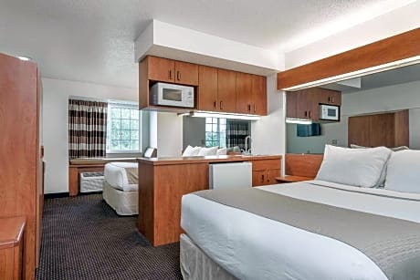 Studio Suite with Two Queen Beds - Non-Smoking