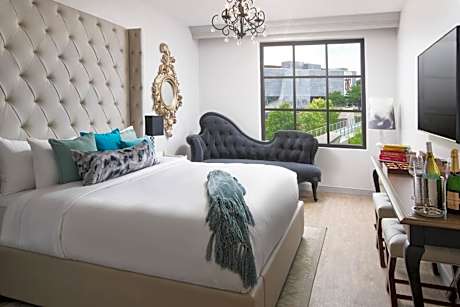 King Room - Hearing Accessible