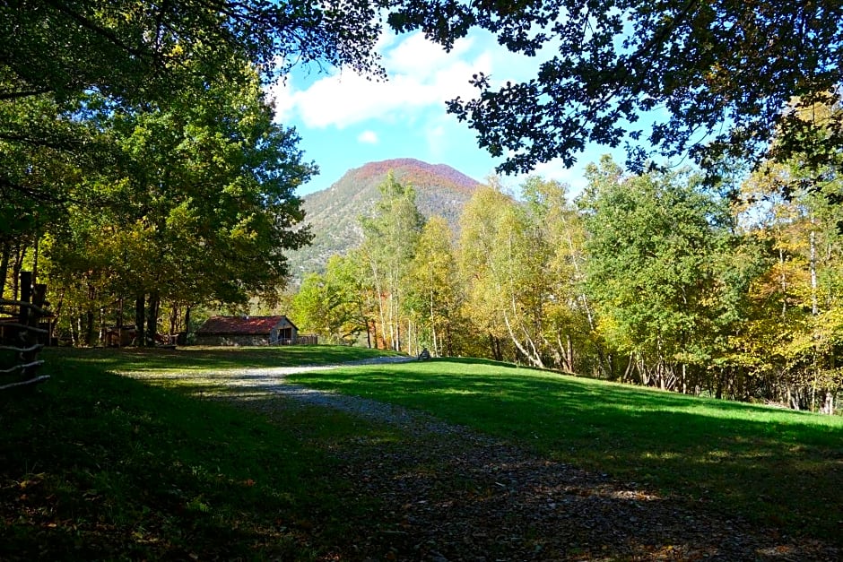 Les Cabanes De Pyrene