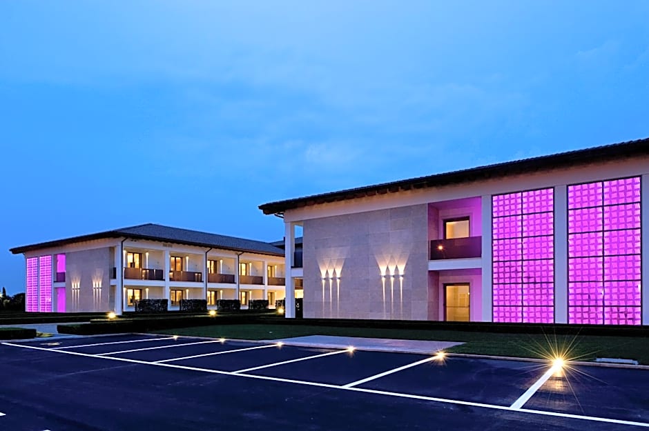 Photo 1 of 50 of Viola Mhotel