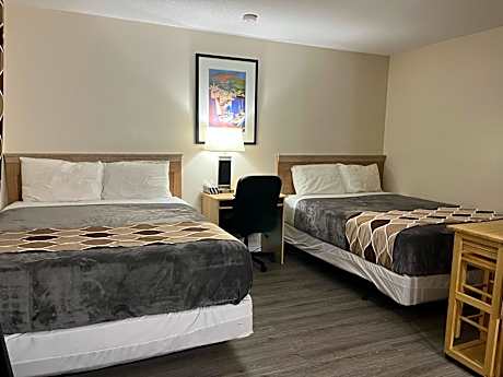 Queen Room with Two Queen Beds (4 Adults)