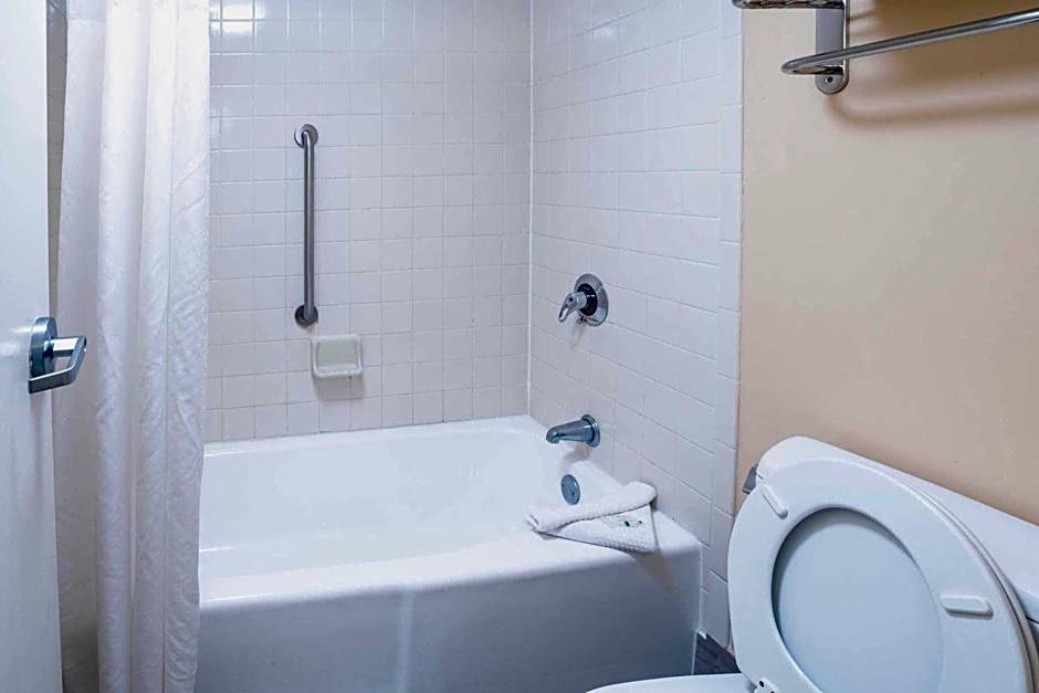Quality Inn Palm Beach International Airport