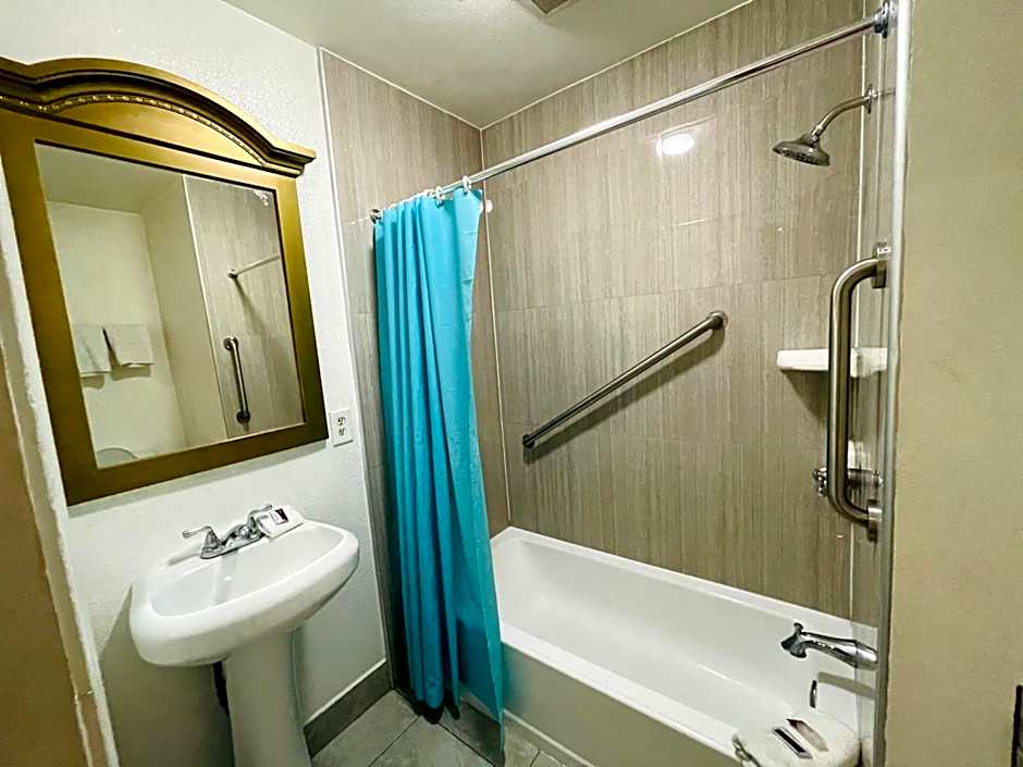 Casa Blanca Inn & Suites Whittier