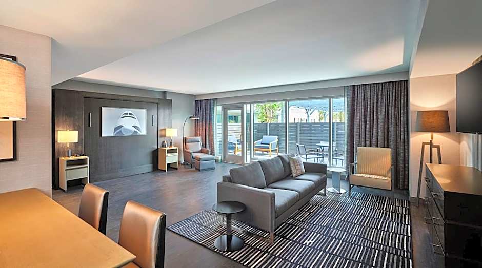 Photo 1 of 4 of Deluxe Studio Suite, Terrace