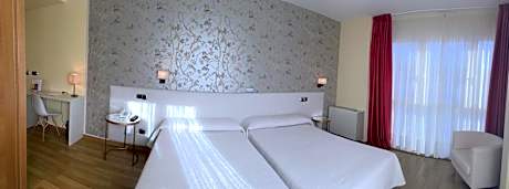 Double Room with Extra Bed (2 Adults + 1 Child)