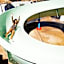 Howard Johnson by Wyndham Anaheim Hotel & Water Playground