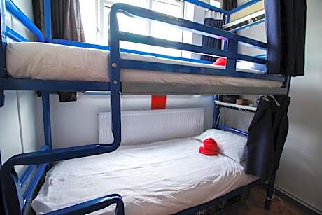Bed in 6-Bed Mixed Dormitory Room