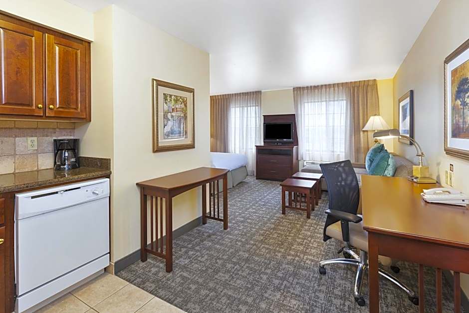 Staybridge Suites Lansing-Okemos By IHG